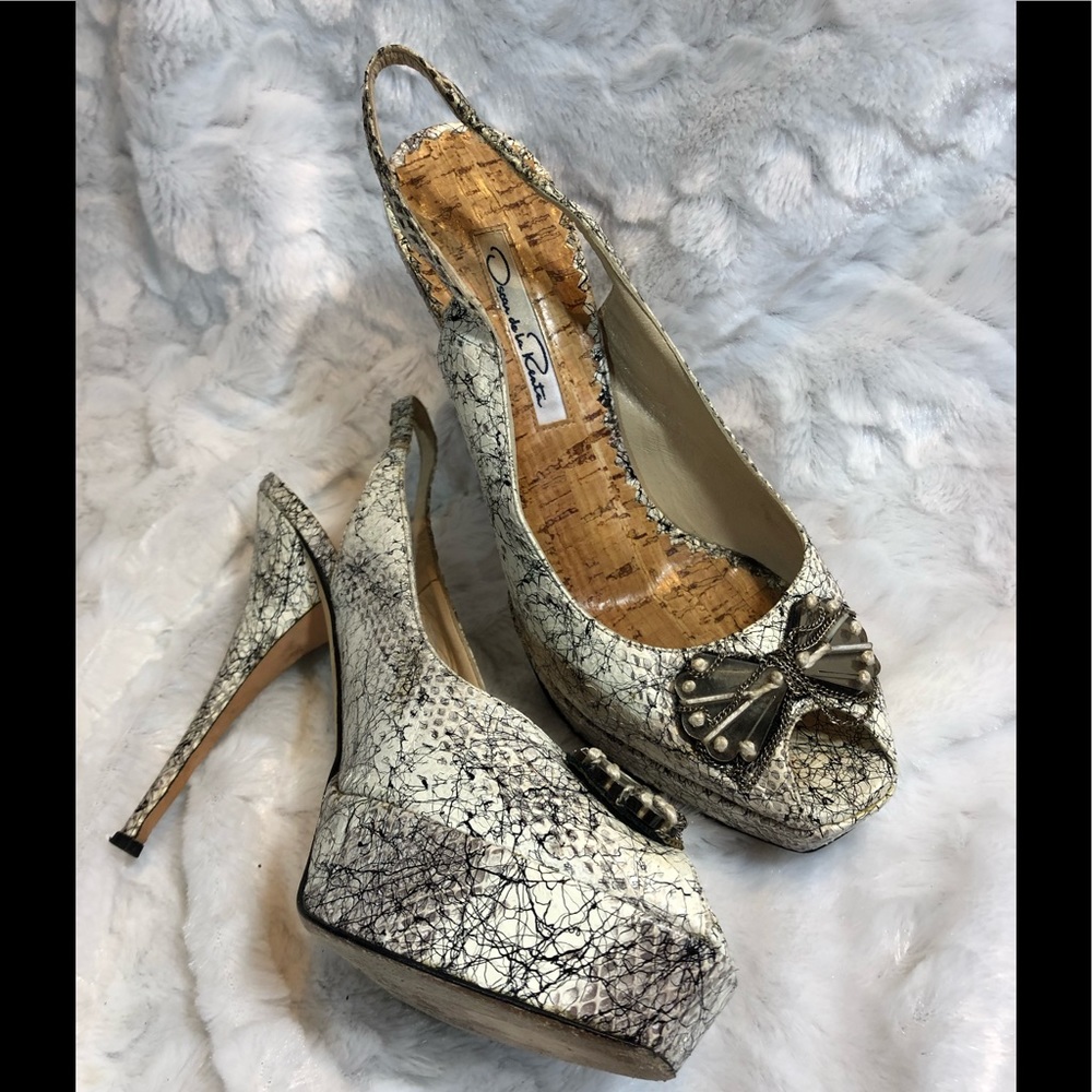 OSCAR DE LA RENTA Snakeskin Peep-Toe Pumps